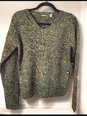 Devoted Warm Knit Sweater Size Small NWT women’s top NWT